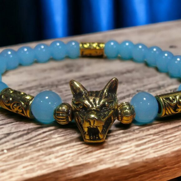 NEW Handmade Gold Wolf & Blue Agate Gemstone Bracelet. - Picture 3 of 5